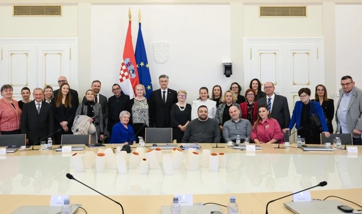 Plenković s predstavnicima Zajednice saveza osoba s invaliditetom Hrvatske 