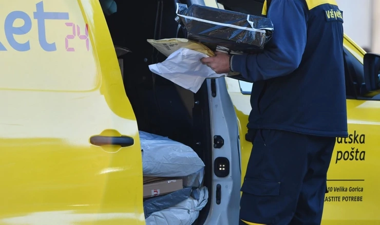 Hrvatska pošta traži 200 paketomata i 203 e-trokolice