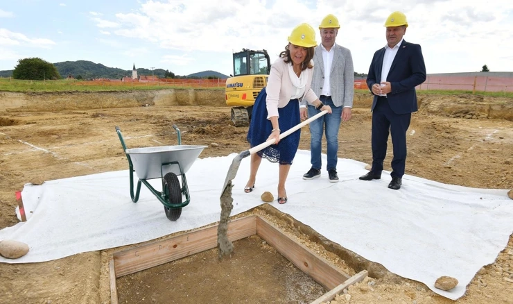 Ljubešćica: Irena Hrstić nazočila polaganju kamena temeljca za izgradnju novog Doma zdravlja i ljekarne 