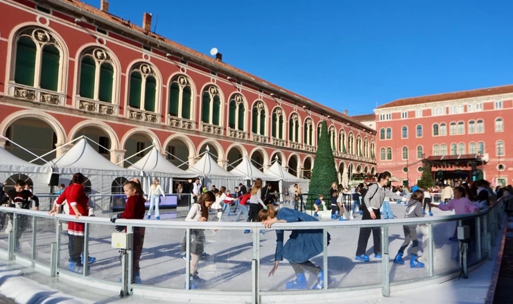 Građani uživali u sunčanoj nedjelji