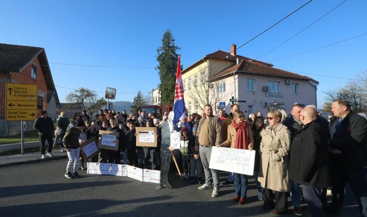 Prosvjed u Donjem Dragonošcu/Arhiva