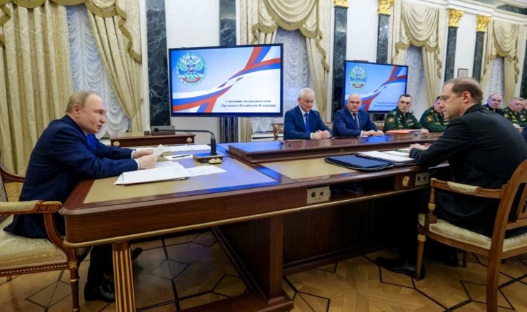 Putin na sastanku o bitnim točkama novog programa naoružavanja 