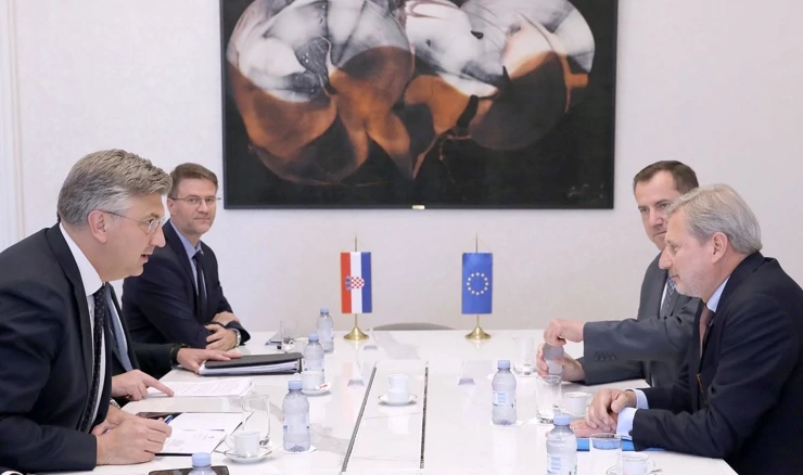 Premijer Plenković primio povjerenika EK-a Johannesa Hahna 