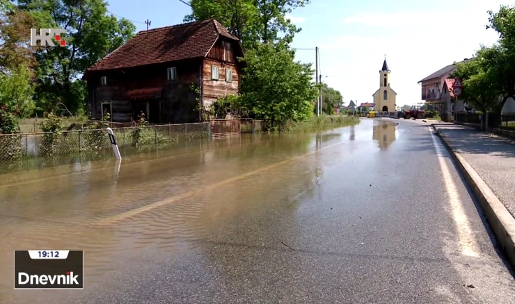 Slijede čišćenje i sanacija od poplava