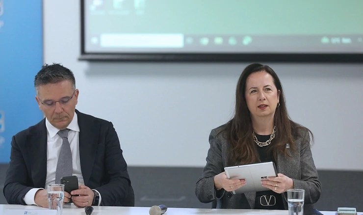 Weber je rekla da privatni sektor ne može financirati toliko velike rashode državnog proračuna