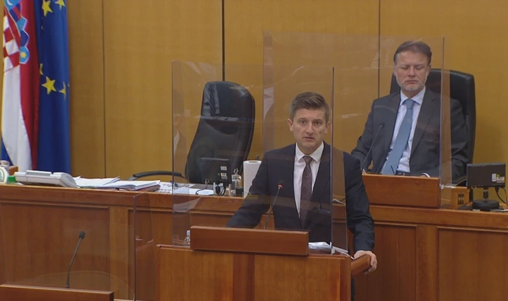 Vladajući hvale, a oporba kritizira