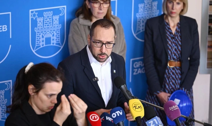 Tomašević na redovnoj konferenciji za novinare 