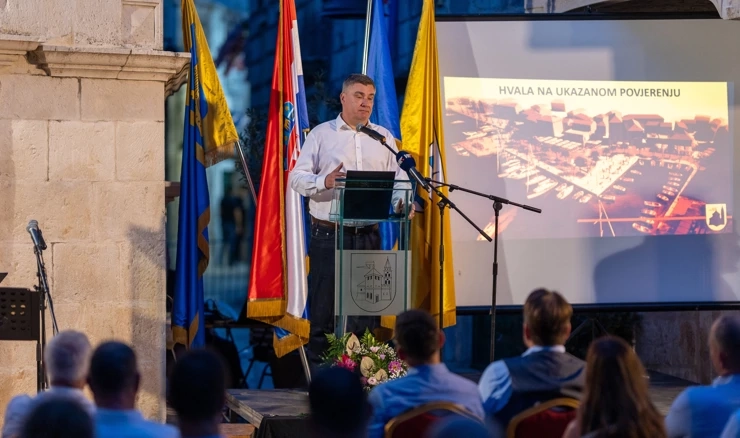 Predsjednik Milanović sudjelovao na svečanoj sjednici Općinskog vijeća Jelse