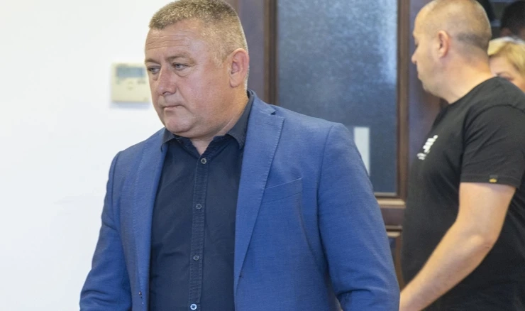 Suđenje Damiru Dekaniću