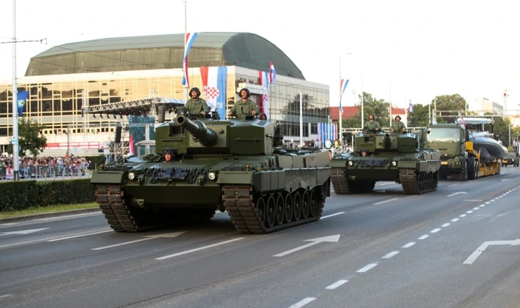 Svečani vojni mimohod u Zagrebu