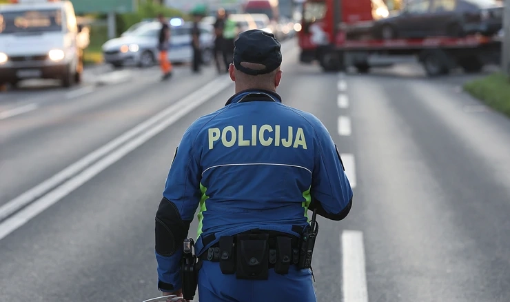 Policajac na cesti