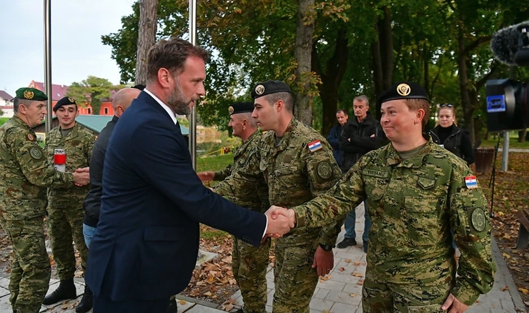Ministar Banožić i sudionici hodnje