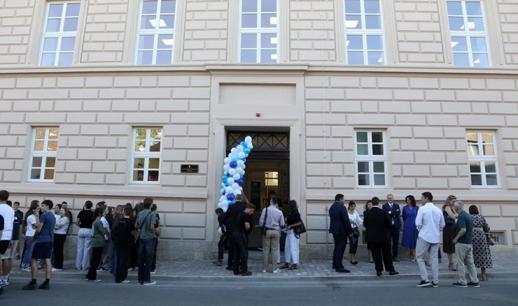 U Petrinji otvorena obnovljena srednja škola
