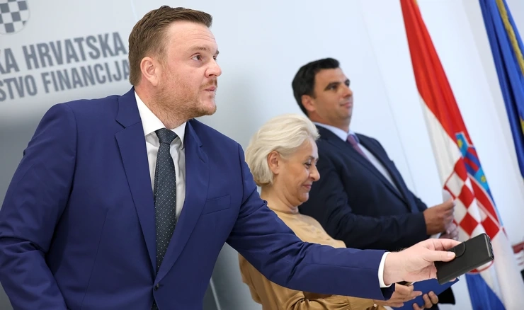 Konferencija za novinare u Ministarstvu financija