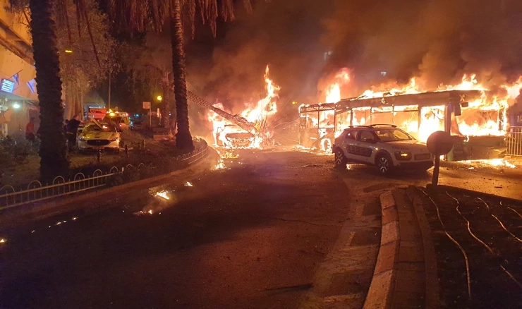 Zračni i raketni napadi drugog dana borbi Izraelaca i Palestinaca