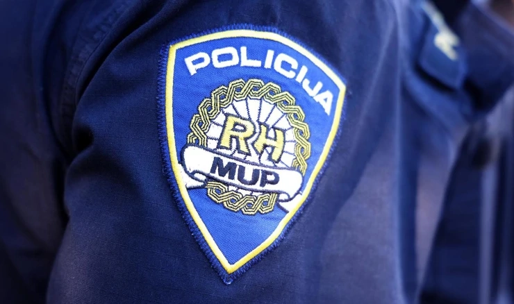 Policija