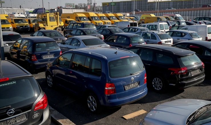 Prodaje se 80 vozila u državnom vlasništvu