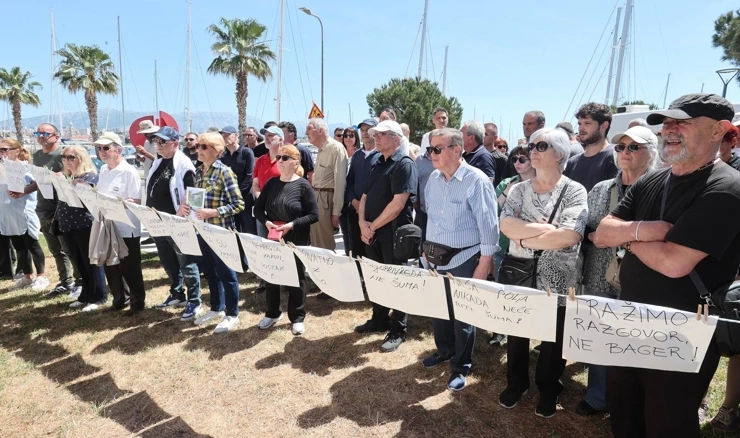Prosvjed protiv urbanističkog plana za Marjan 