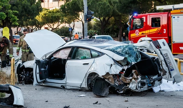 Automobil nakon sudara u Splitu