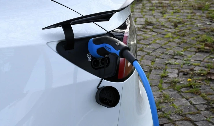 Punjenje električnog automobila