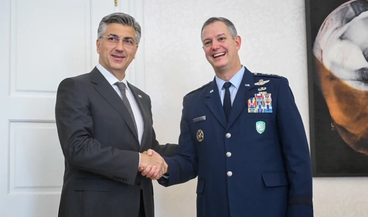 Predsjednik Vlade Andrej Plenković primio je generala zbora Alexusa Grynkewicha