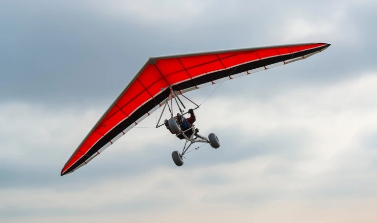 U Slavoniji osoba ozlijeđena nakon pada ovjesne jedrilice