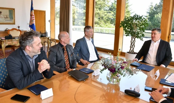 Milanović s organizatorima "Cro Biz Delegacije"