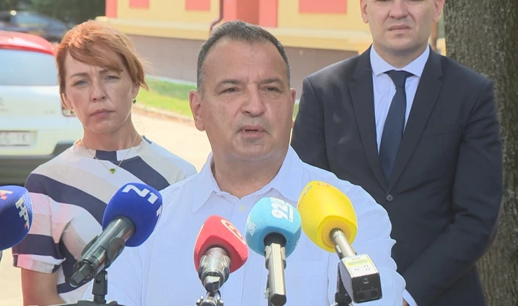Ministar zdravstva Vili Beroš stigao je u posjet bolnici u Varaždinu