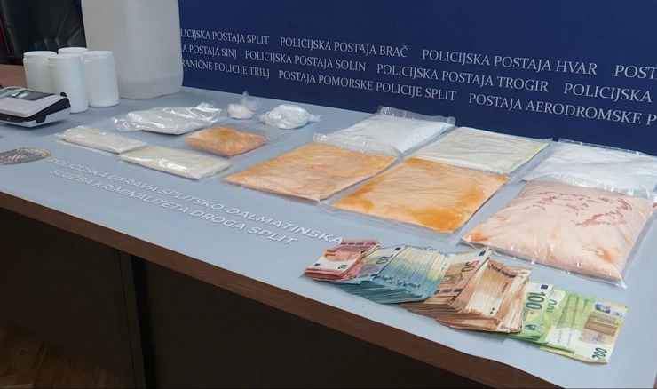 Zaplijenjena droga i novac