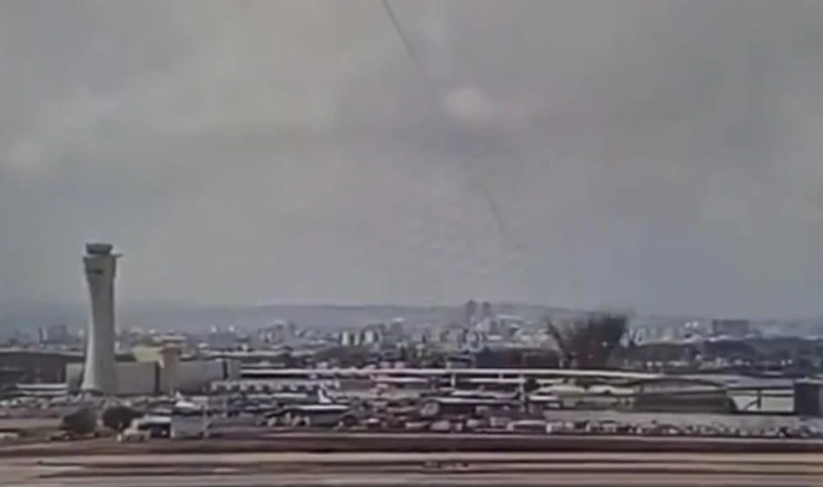 Balistička raketa pogodila Tel Aviv