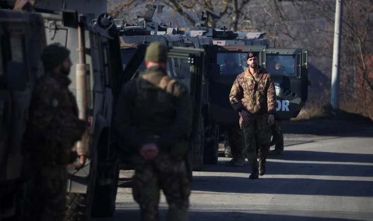Pripadnici mirovne misije NATO-a na Kosovu 
