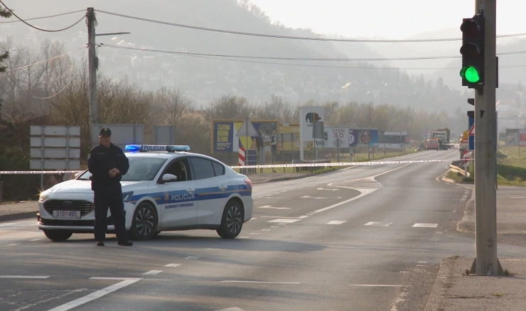 Policijska blokada zbog nesreće, ilustracija