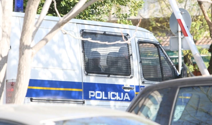 Policija