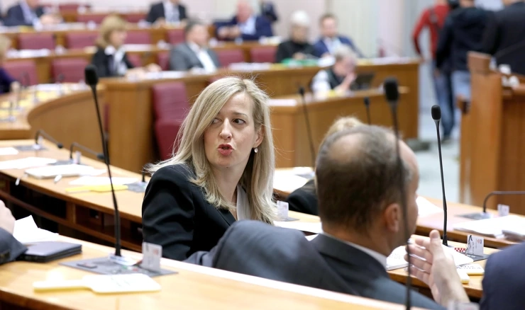 Oporba kritizirala Vladu