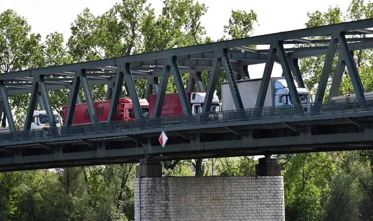 Vozači kamiona iz BiH najavljuju blokade graničnih prijelaza