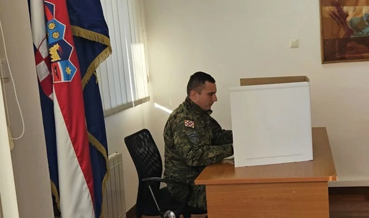 Pripadnici OSRH u misijama i operacijama glasaju u veleposlanstvima RH