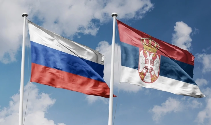 Zastave Srbije i Rusije