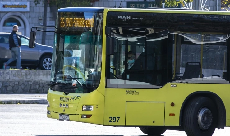 Autobus/Ilustracija