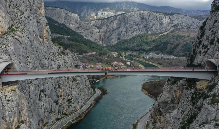 Svečanost spajanja mosta preko Cetine