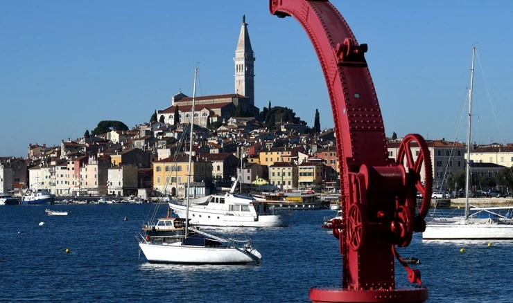 Turistički buking dobar