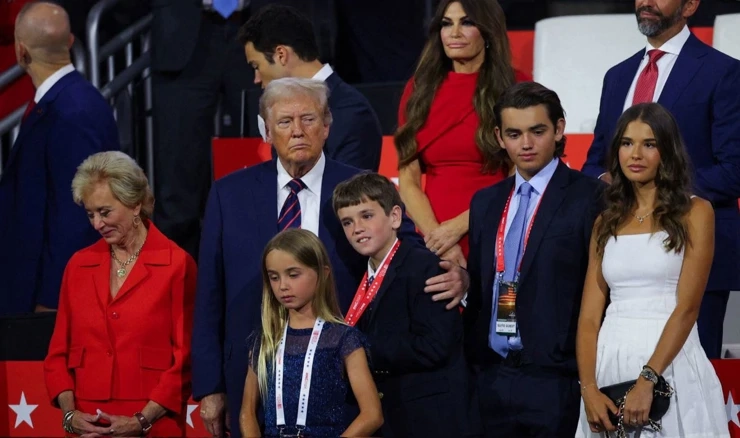 Donald Trump s Kaiom Trumpom, Donaldom Trumpom III, Spencerom Trumpom i Chloe Trump