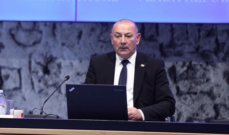 Medved je naveo kako se još traga za 1344 nestale te 383 smrtno stradale osobe