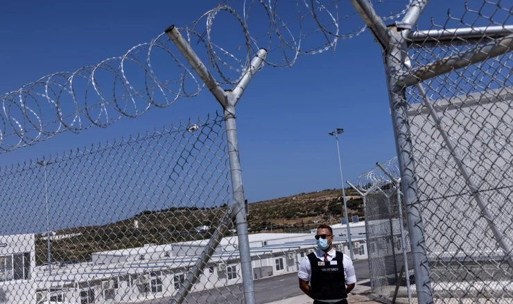Jedna od zamjerki kampu za migrante na otoku Samosu - bodljikava žica