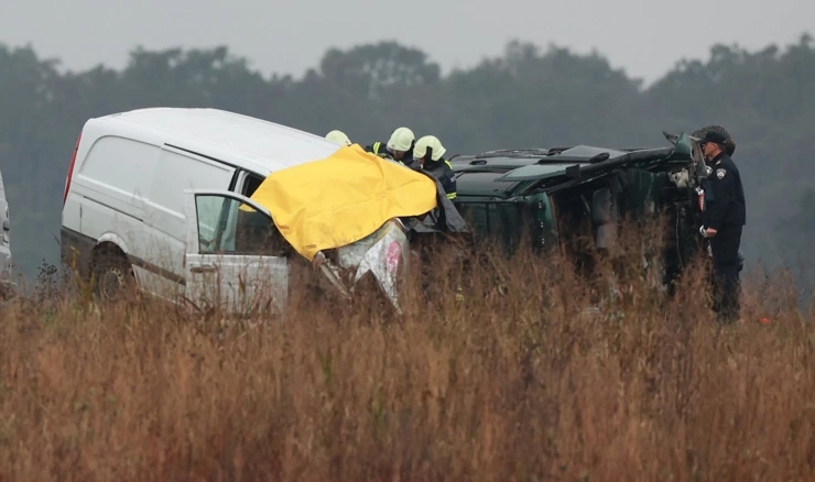 Vozač kombija preminuo je na mjestu nesreće