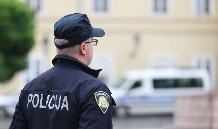 Policijski službenik