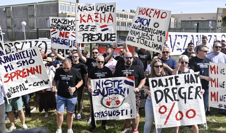 Prosvjed ispred zatvora Remetinec