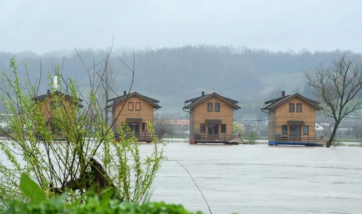  Na području Hrvatske Kostajnice uvedeno izvanredno stanje zbog poplave 