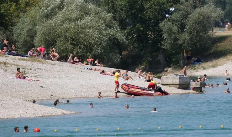 Ljetni dan na Jarunu