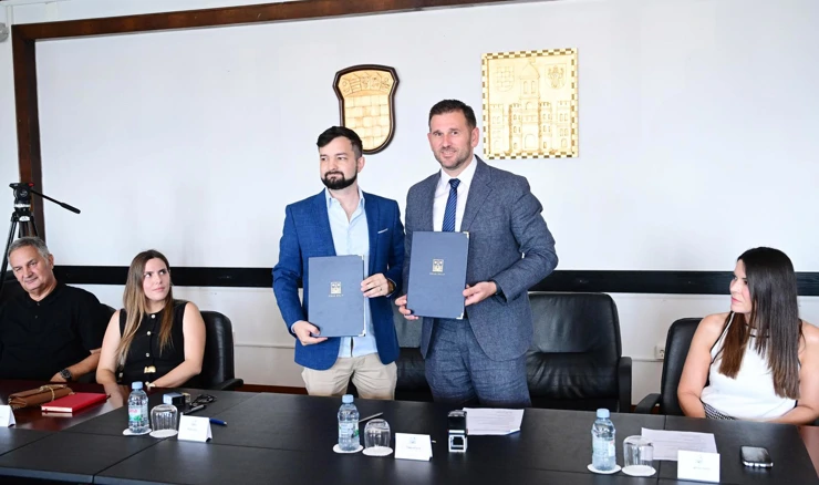 Gradonačelnik Splita potpisao ugovor za gradnju stanova