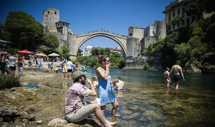 Brojni turisti rashladili se u Neretvi 